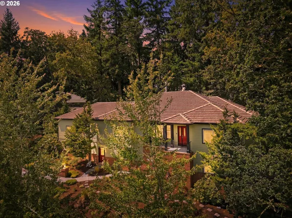 3083 Skyview Ln, Eugene, OR 97405