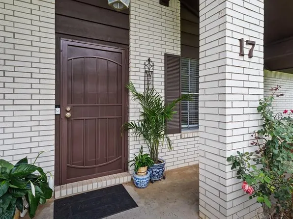 17 W Heatherwood Dr, Texarkana, TX 75503