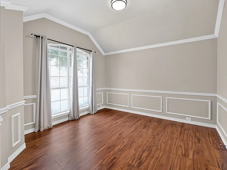 2848 Gillespie Ln — Photo 5