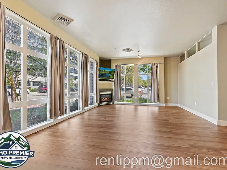 406 S 13th St #104 — Photo 5