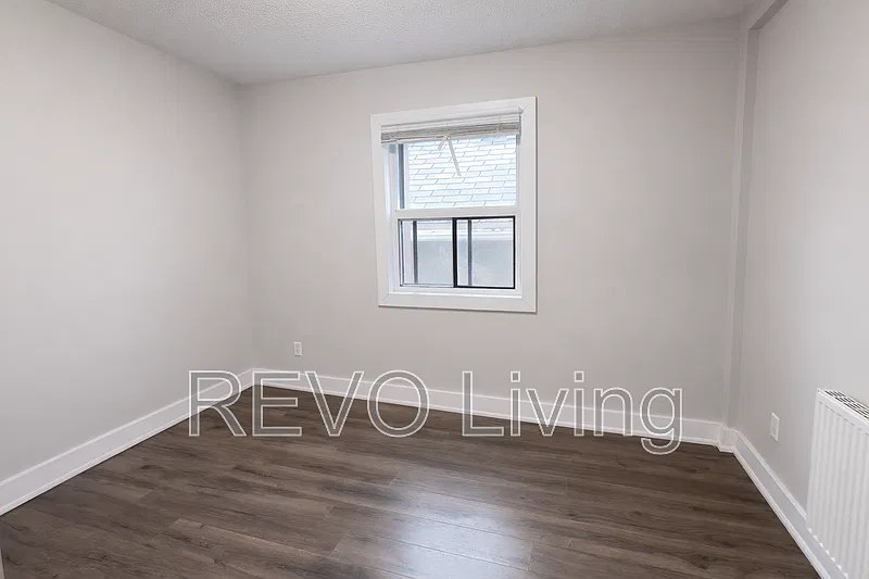 1 bed, 1.0 bath, 450 sqft, $1,299 — Photo 2