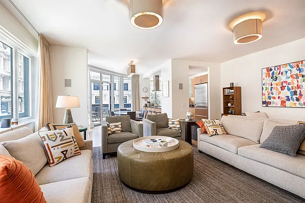 Rented by New York Casas Ltd. | media 9