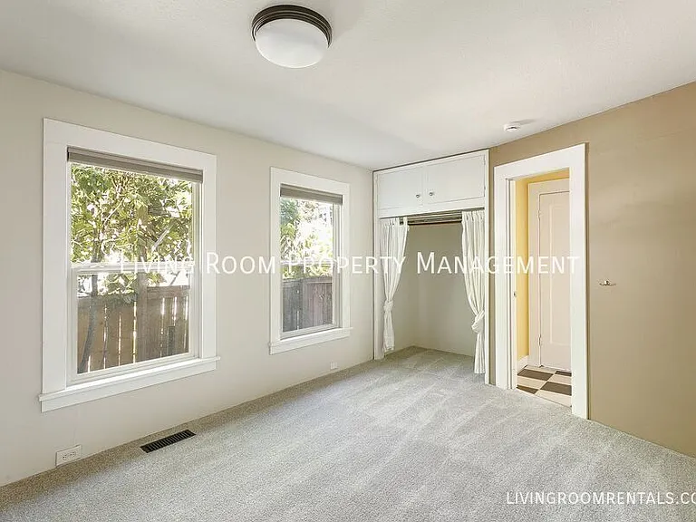 1525 SE Pershing St — Photo 10