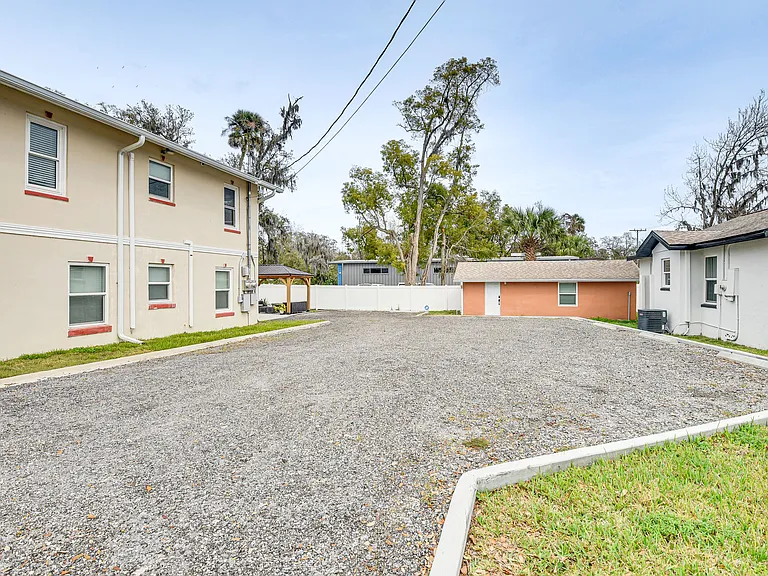 572 Magnolia Ave — Photo 15