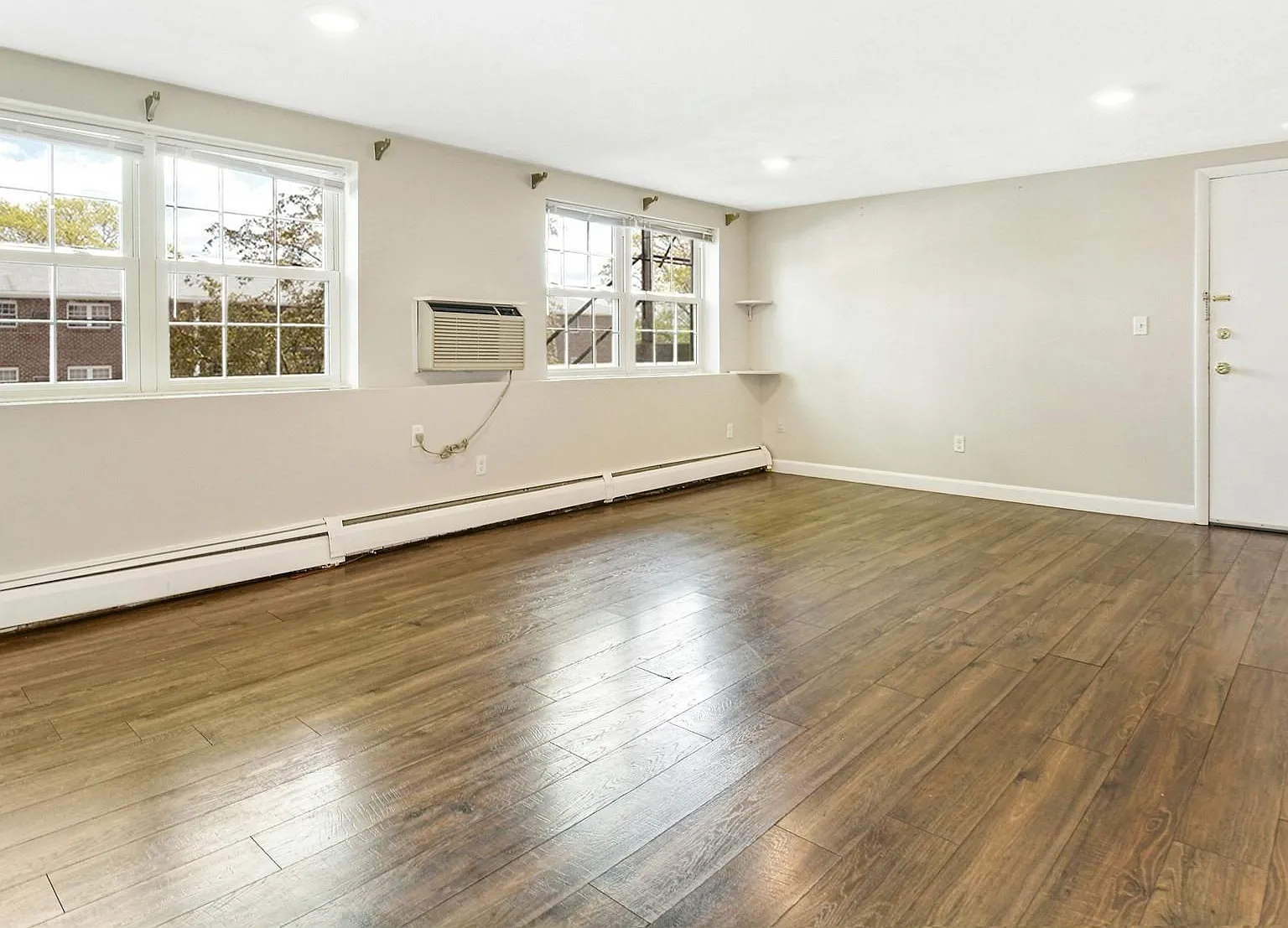 2 bed, 818 sqft, $2,100 — Photo 4