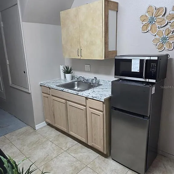 23737 Lake Ave — Photo 3
