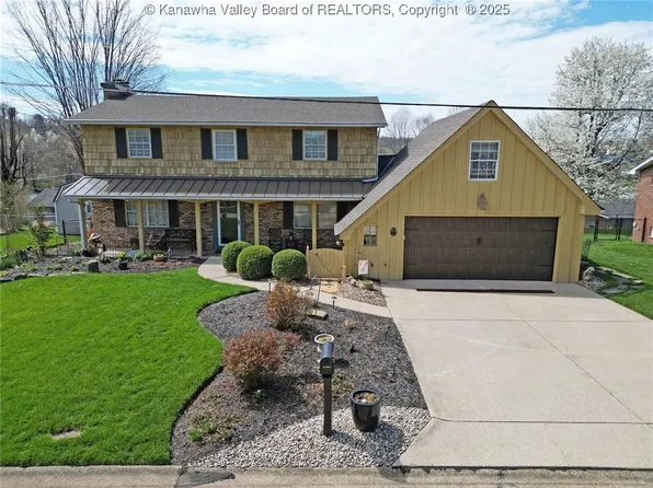 5445 Longview Dr, Cross Lanes, WV 25313