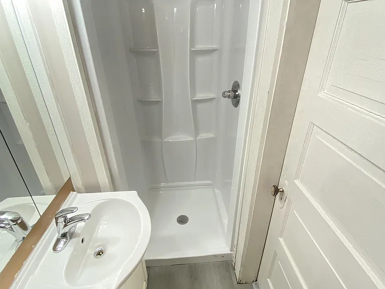 424 N Main St #B — Photo 5
