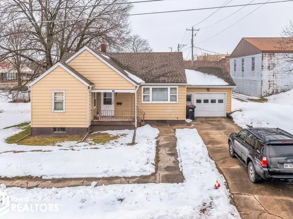 104 N Pierce St, Mount Ayr, IA 50854