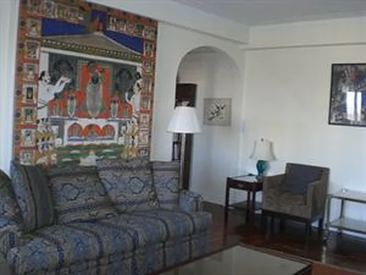 Rented by Douglas Elliman | media 14