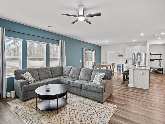 5th image of 862 Winding Springs Rd