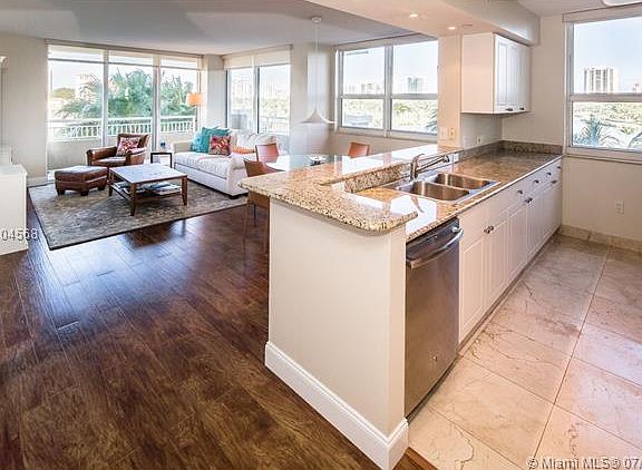 5th image of 19501 W Country Club Dr APT 514