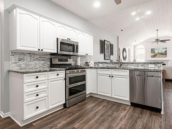 5th image of 4261 Waterside Pl #5