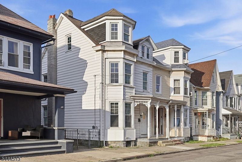 1st image of 283 Mercer St