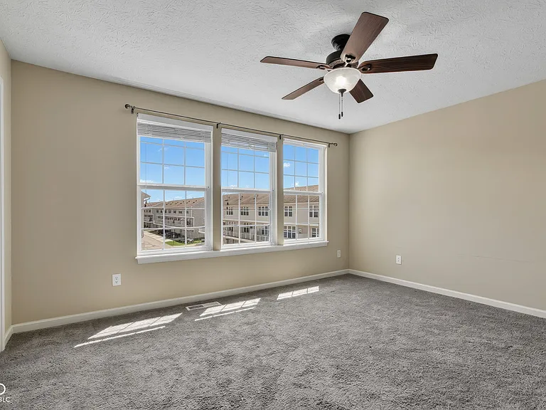 12692 Tamworth Dr — Photo 24