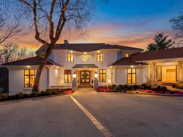17040 Highland Rdg, Loch Lloyd, MO 64012
