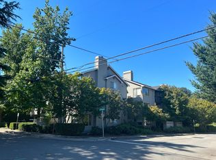 95 1st Ave NW #204, Issaquah, WA 98027