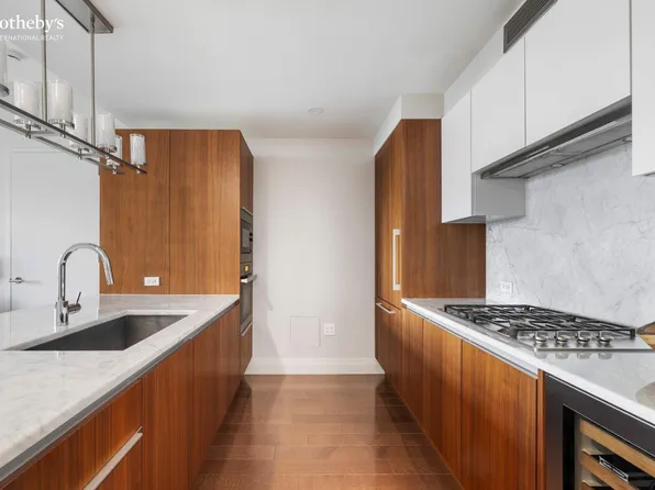 35 West 15th Street image 2 of 9