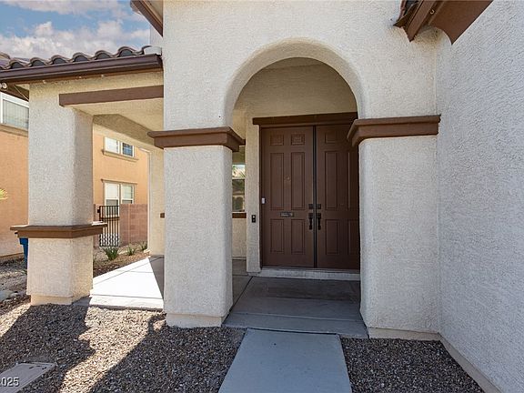 4th image of 3225 Villa Pisani Ct