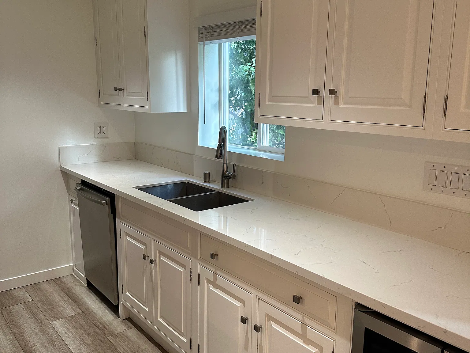 2 bed, 1000 sqft, $3,095 — Photo 2