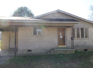 214 Poplar St, Greenfield, TN 38230