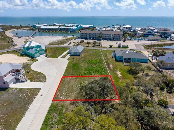 161 Breezeway Dr, Rockport, TX 78382