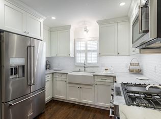 11 Poulnot Ln, Charleston, SC 29401