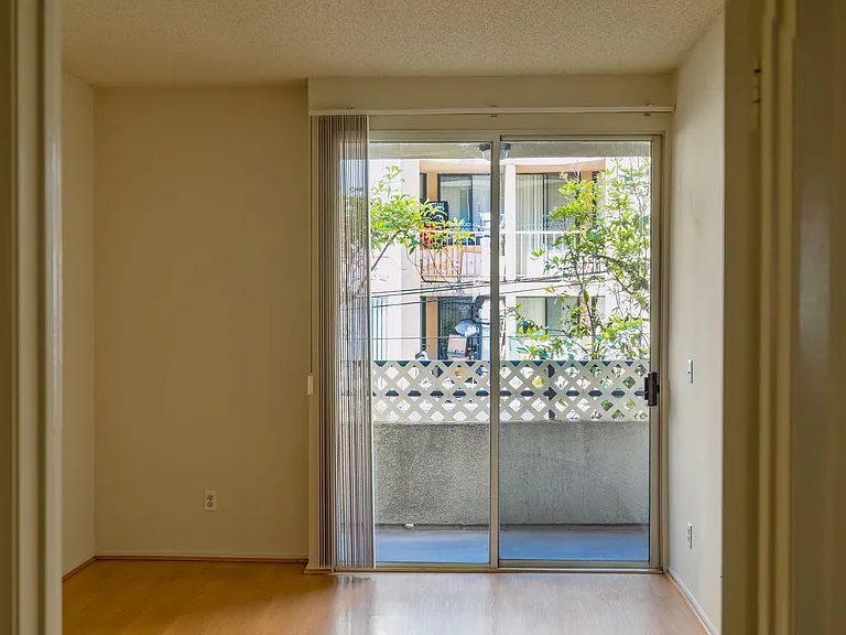 553StAn — Photo 31