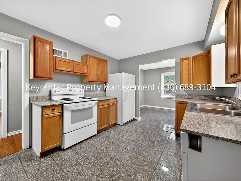 5936 Theodore Ave — Photo 6