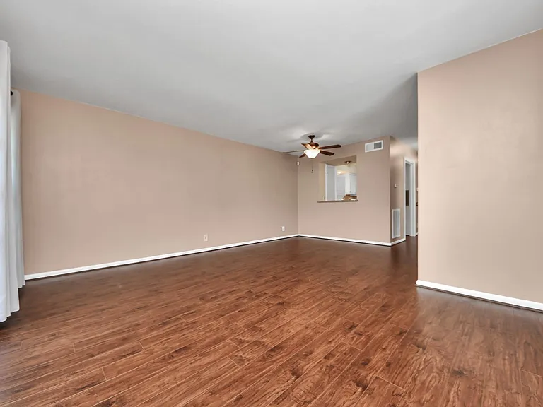6334 Chevy Chase Dr #17 — Photo 16