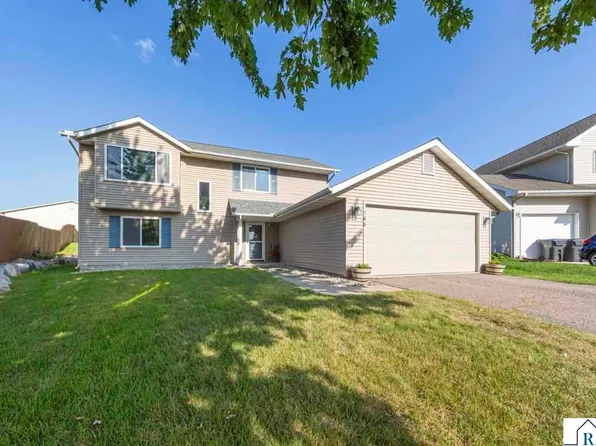 144 Gambrelle Ct, Mankato, MN 56001