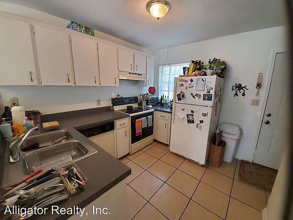 4th image of 301 NW 13th Ave APT 4