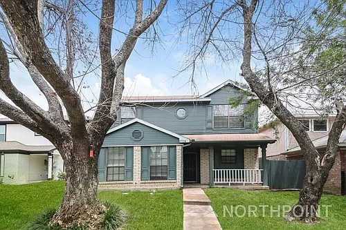 2708 Briarbank Cir Photo 1