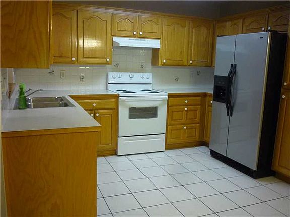 2nd image of 1606 SE 21st St