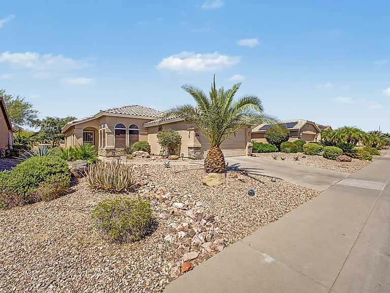 23086 W Arrow Dr — Photo 2