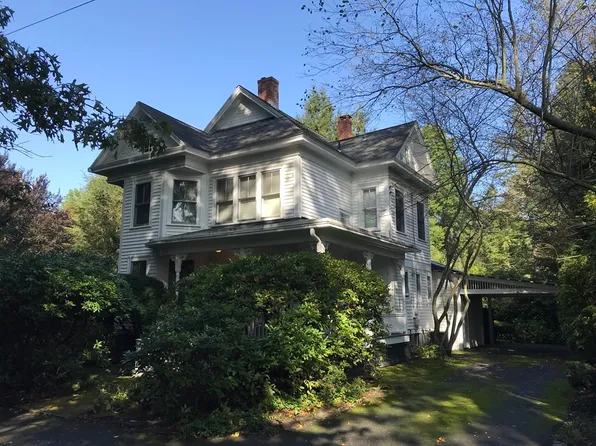 33 Gaylord St, Amherst, MA 01002