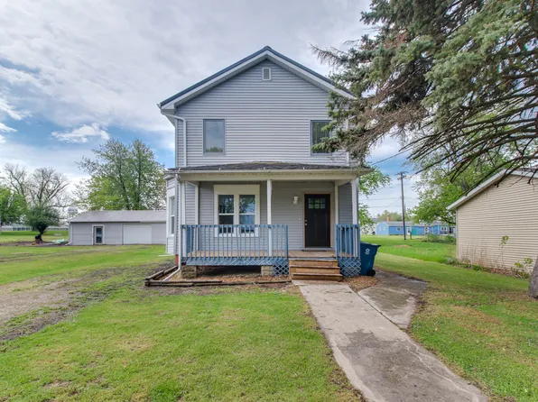 125 Clark St, Chenoa, IL 61726