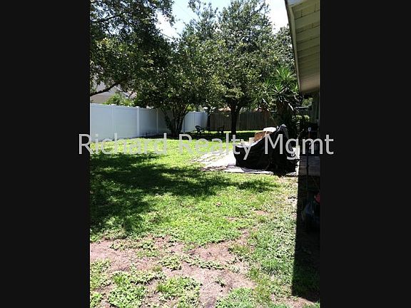 3rd image of 3018 Leslie Dr