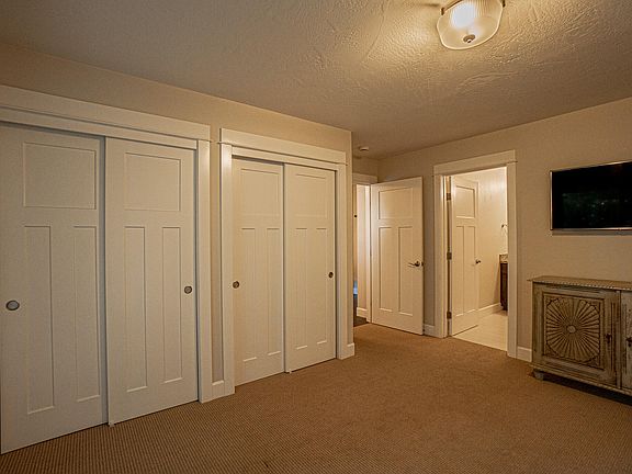 4th image of 583 Plum Ridge Ct