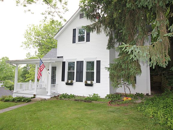 2nd image of 135 Thresher St