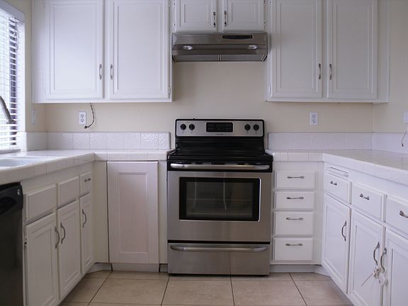 2 windows in light and airy kitchen