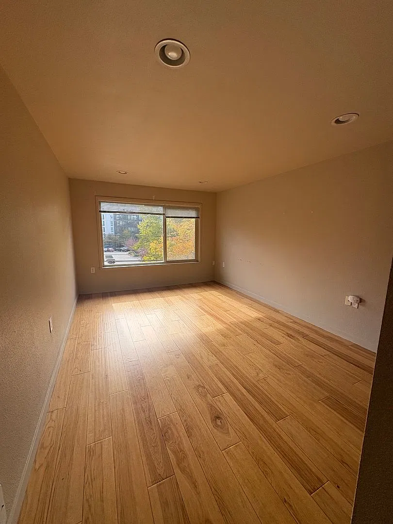 844 Bg Handel Apts — Photo 1