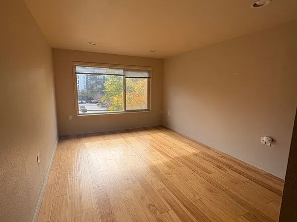 844 Bg Handel Apts, 844 NE 69th St #306, Seattle, WA 98115