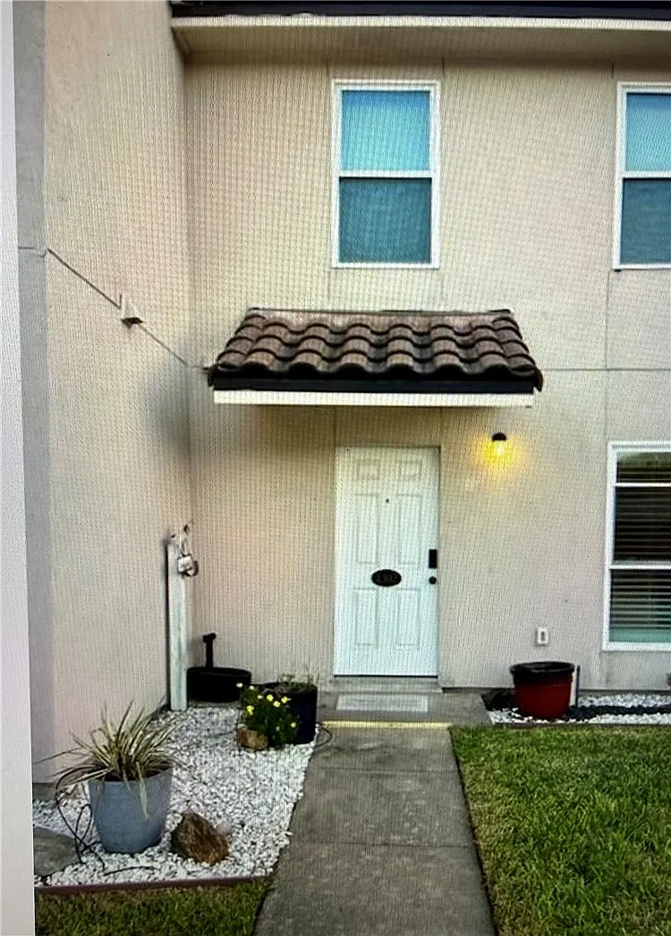 Building Photo - 221 Marion Dr #A102