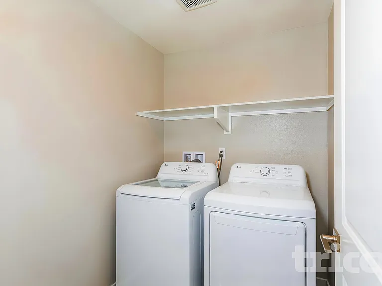 28207 Luther Dr — Photo 12