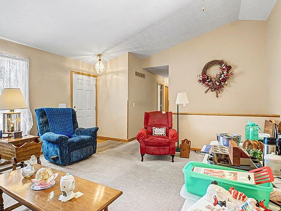 3rd image of 55057 Patrician Park Dr