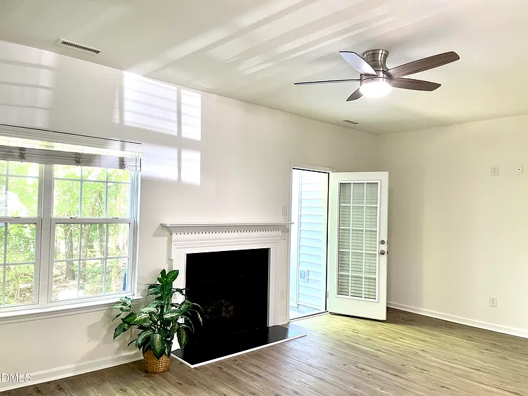 3525 Londonville Ln — Photo 11