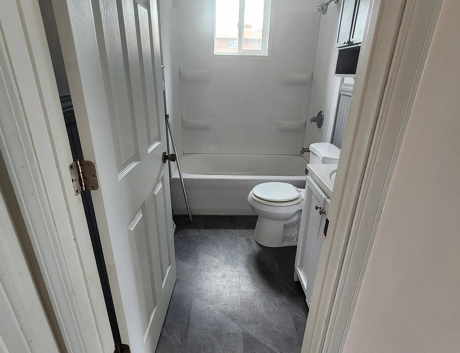 2 bed, 850 sqft, $1,200 — Photo 1