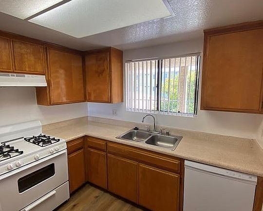 5th image of 14020 Yukon Ave APT 105