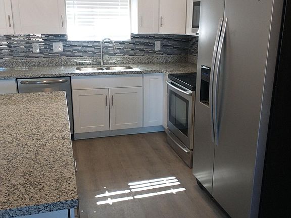 5th image of 1306 Desert Dawn Dr